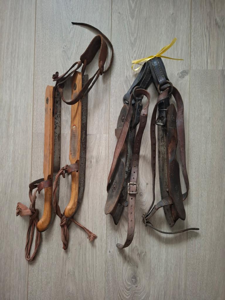 Vintage houten schaatsen met leren banden, Ophalen of Verzenden