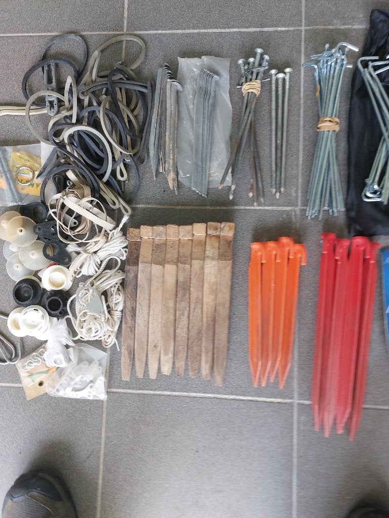 TENT - HARINGEN, Ophalen, Zo goed als nieuw
