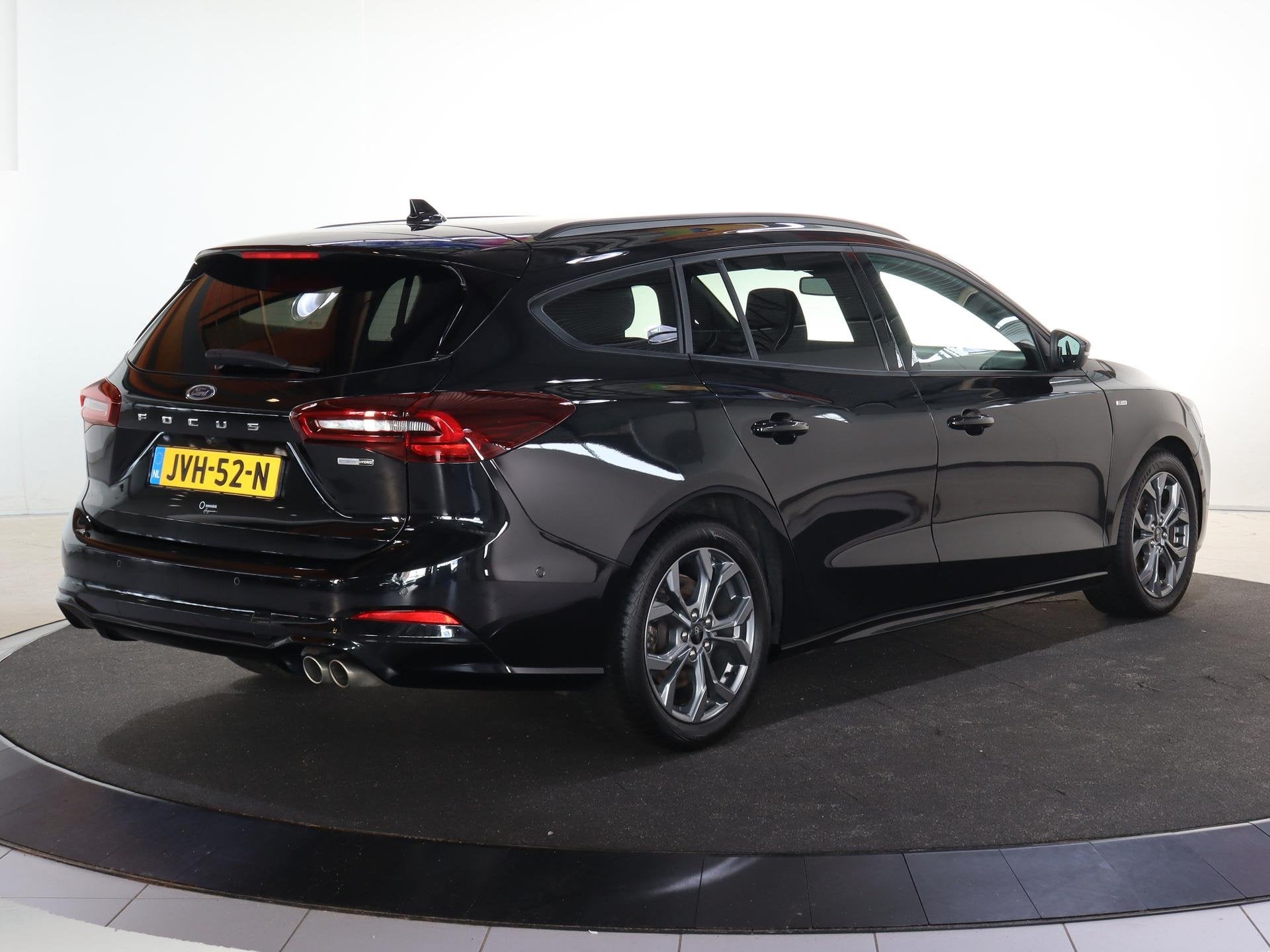 Ford Focus Wagon 1.0 EcoBoost Hybrid ST Line X | Elekt. Wegk, Gebruikt, Euro 6, Automatische klimaatregeling, Zwart