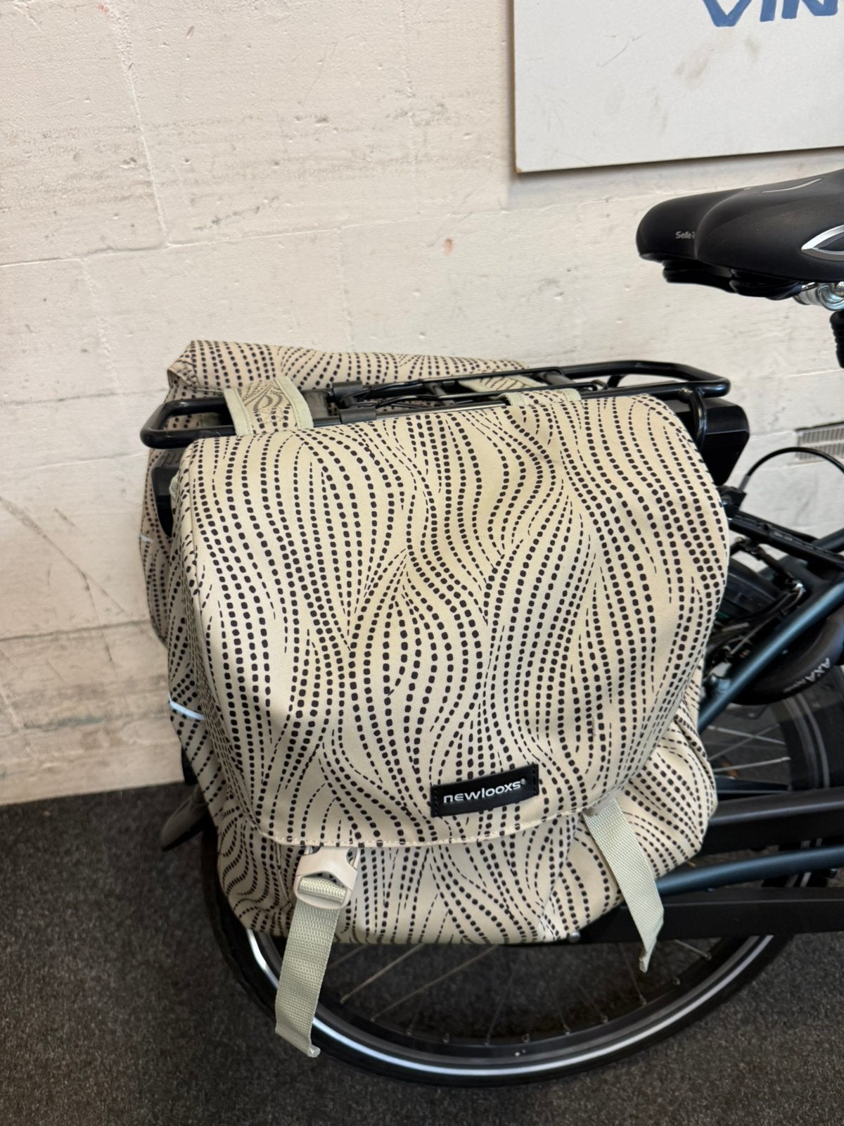 Zo goed als nieuwe NEWLOOXS dubbele fietstas creme, Ophalen of Verzenden, Zo goed als nieuw