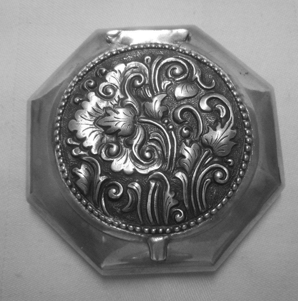 Zilveren antieke Djokja doos nr.1449, Antiek en Kunst, Verzenden, Zilver