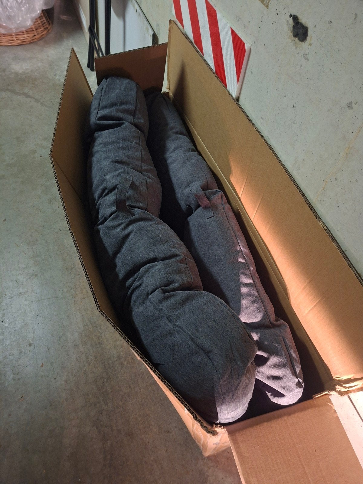 twee gloednieuwe palletkussens, Ophalen