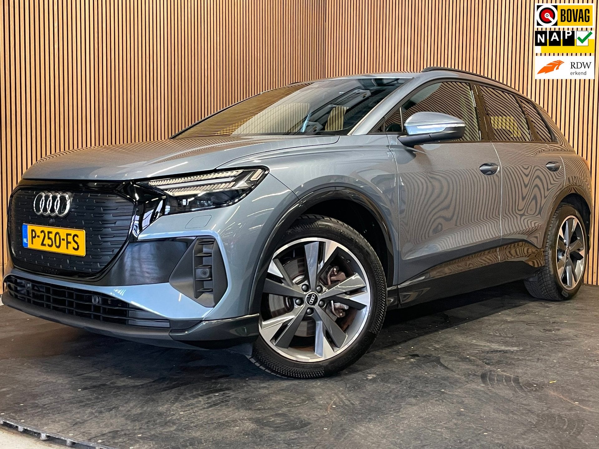 Audi Q4 e-tron 50 Quattro Advanced Edition 77 kWh|90%SOH|TRE, Auto's, Audi, Stof, Zwart, Blauw, 1283 min