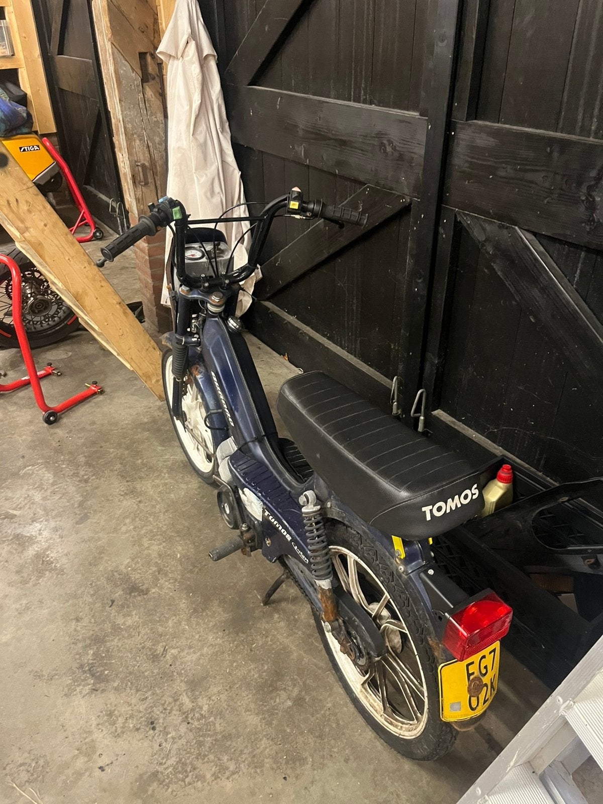 Tomos quadro geel kenteken gaat niet weg onder de 500, Fietsen en Brommers, Ophalen, Gebruikt, Maximaal 45 km/u, 65 cc