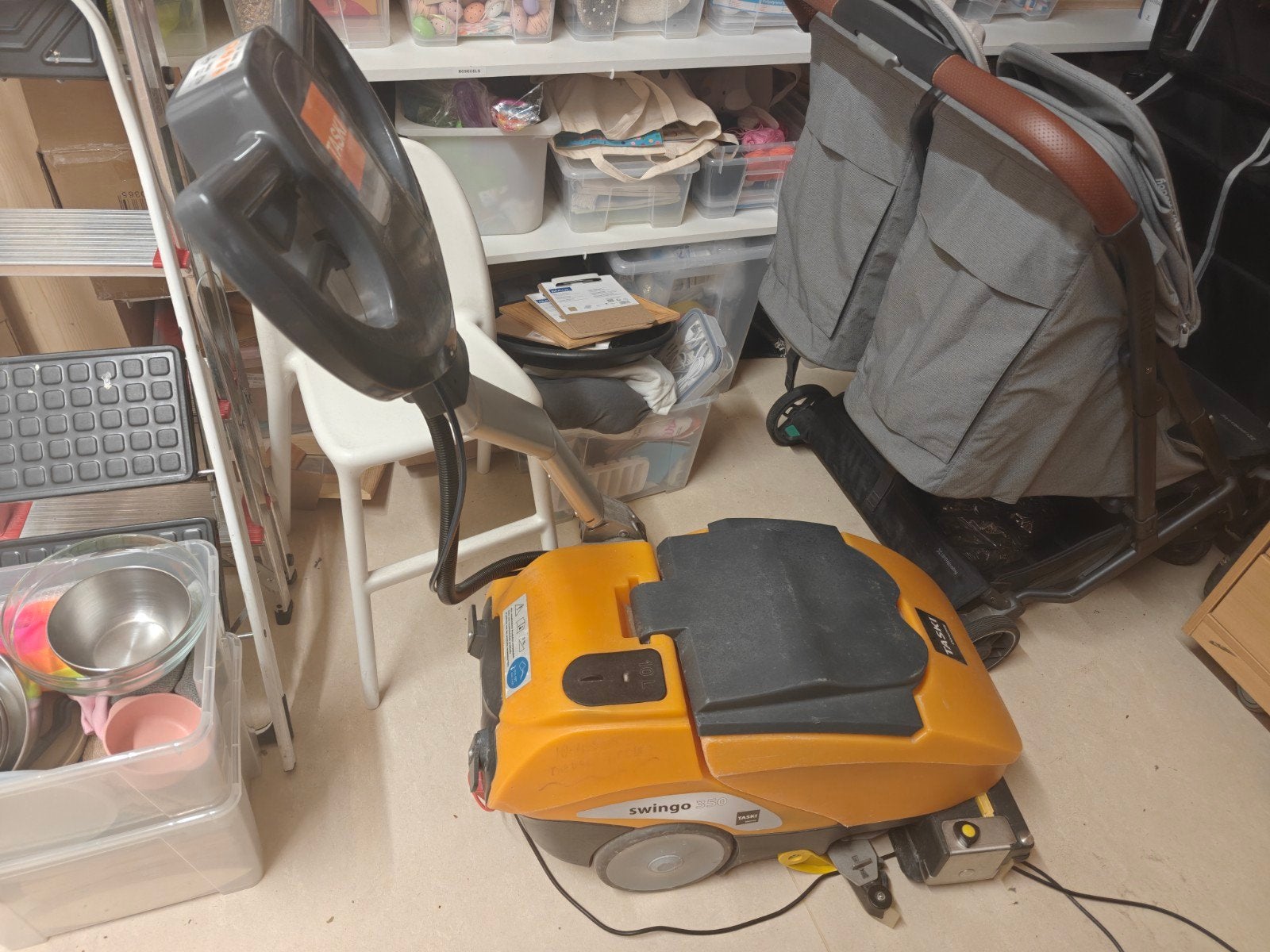 Taski Swingo 350 schrobmachine - accu slecht, Ophalen, Gebruikt, Schrobmachine