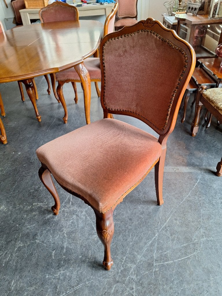 Antieke stoelenset met fluwelen bekleding en houtsnijwerk, Antiek en Kunst, Ophalen