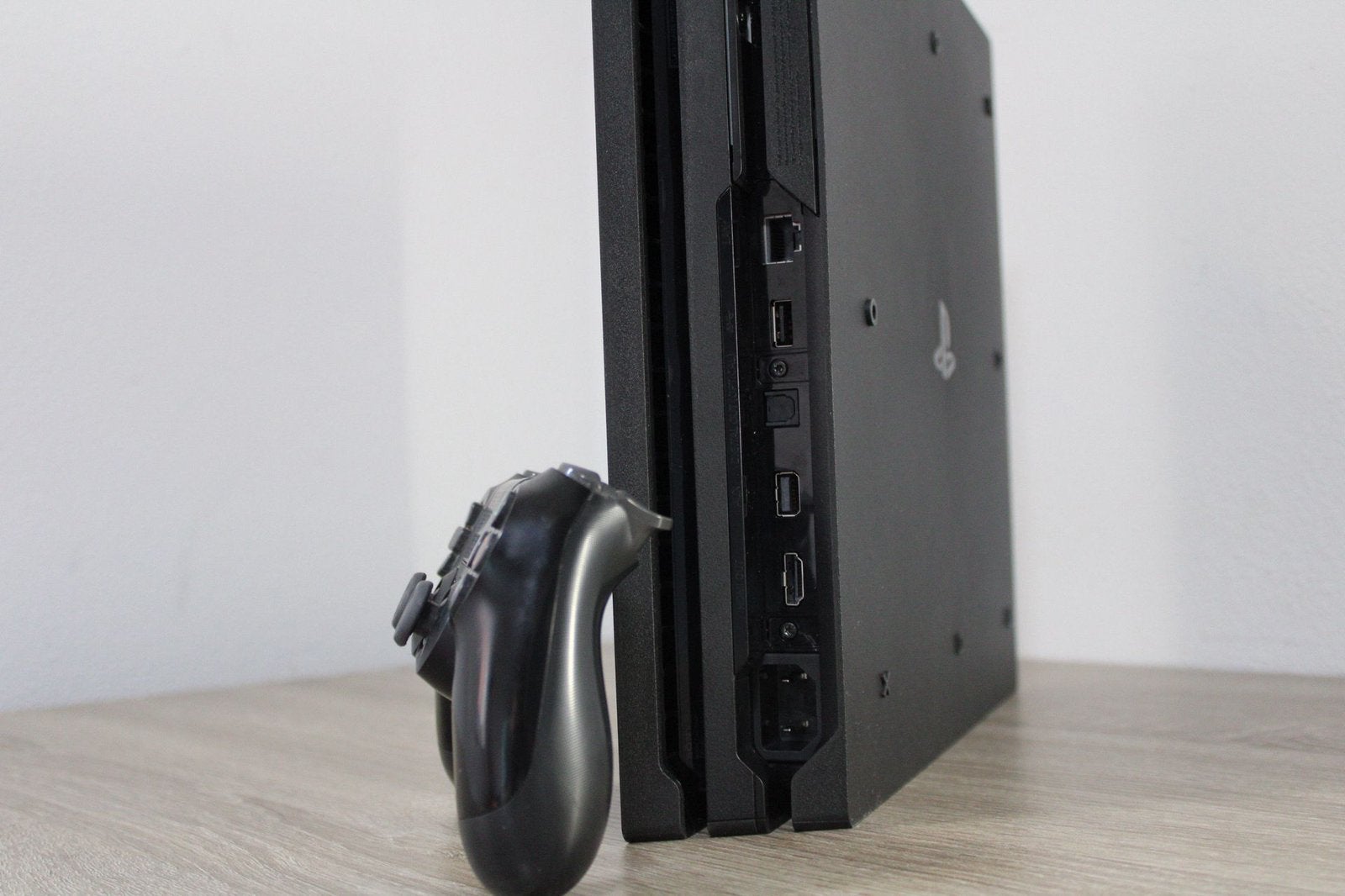 Sony PlayStation 4 Pro 1TB 4K + 1 Controller + 8 Spellen, Spelcomputers en Games, Met games, Ophalen of Verzenden, Zo goed als nieuw