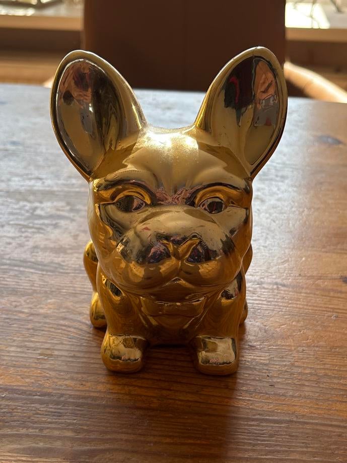 Goudkleurige spaarpot Franse Bulldog 18cm hoog, Verzamelen, Spaarpotten, Ophalen of Verzenden, Gebruikt, Steen, Aardewerk of Keramiek