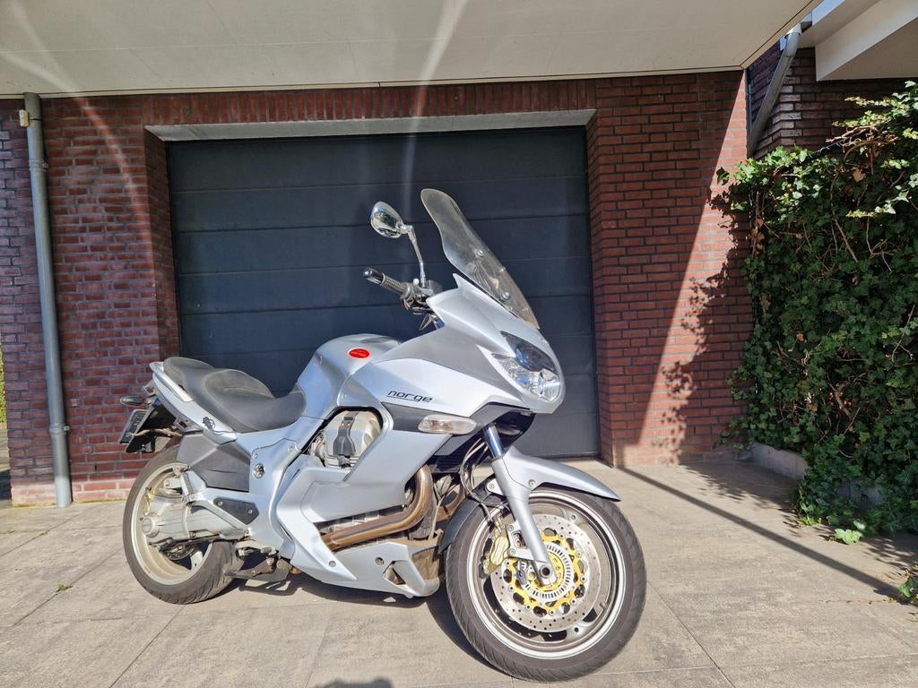 Moto Guzzi Norge 1200 GT - Toermotor, Motoren, 2 cilinders, Motorrijbewijs A, Particulier, Meer dan 35 kW
