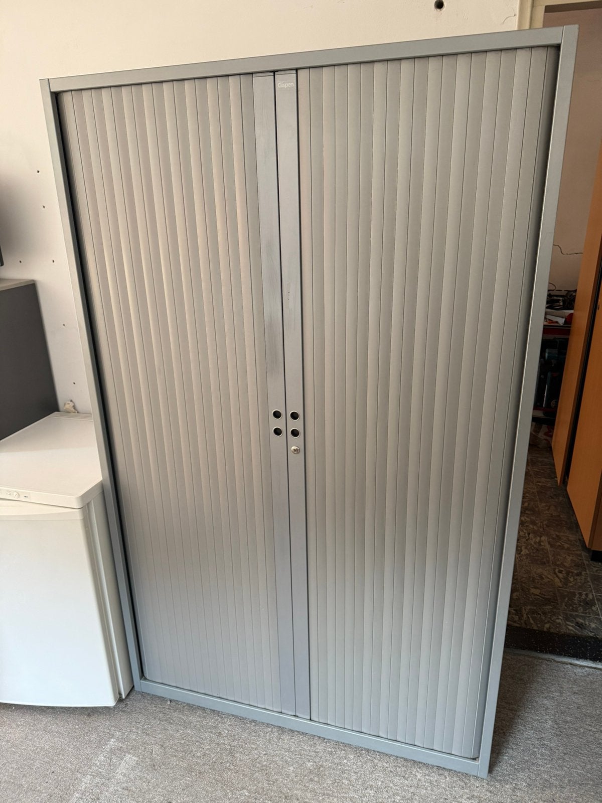Gispen hoge roldeurkast / archiefkast met schappen, Ophalen, Kunststof, 100 tot 150 cm, Gispen
