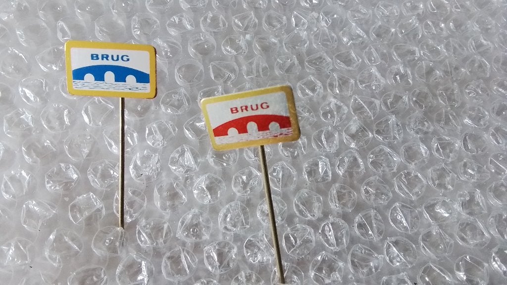 2 verschillende speldjes brug conserven, Ophalen of Verzenden, Zo goed als nieuw, Overige onderwerpen