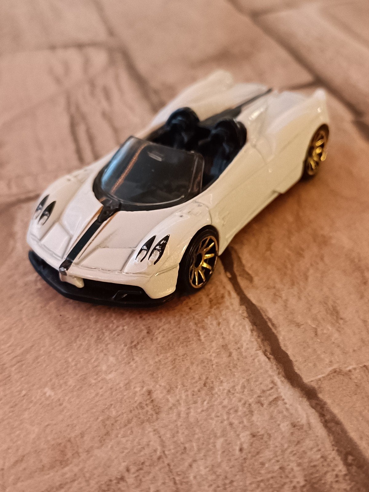 Hot Wheels Pagani Huayra Roadster - Wit, Ophalen of Verzenden, Gebruikt, Auto