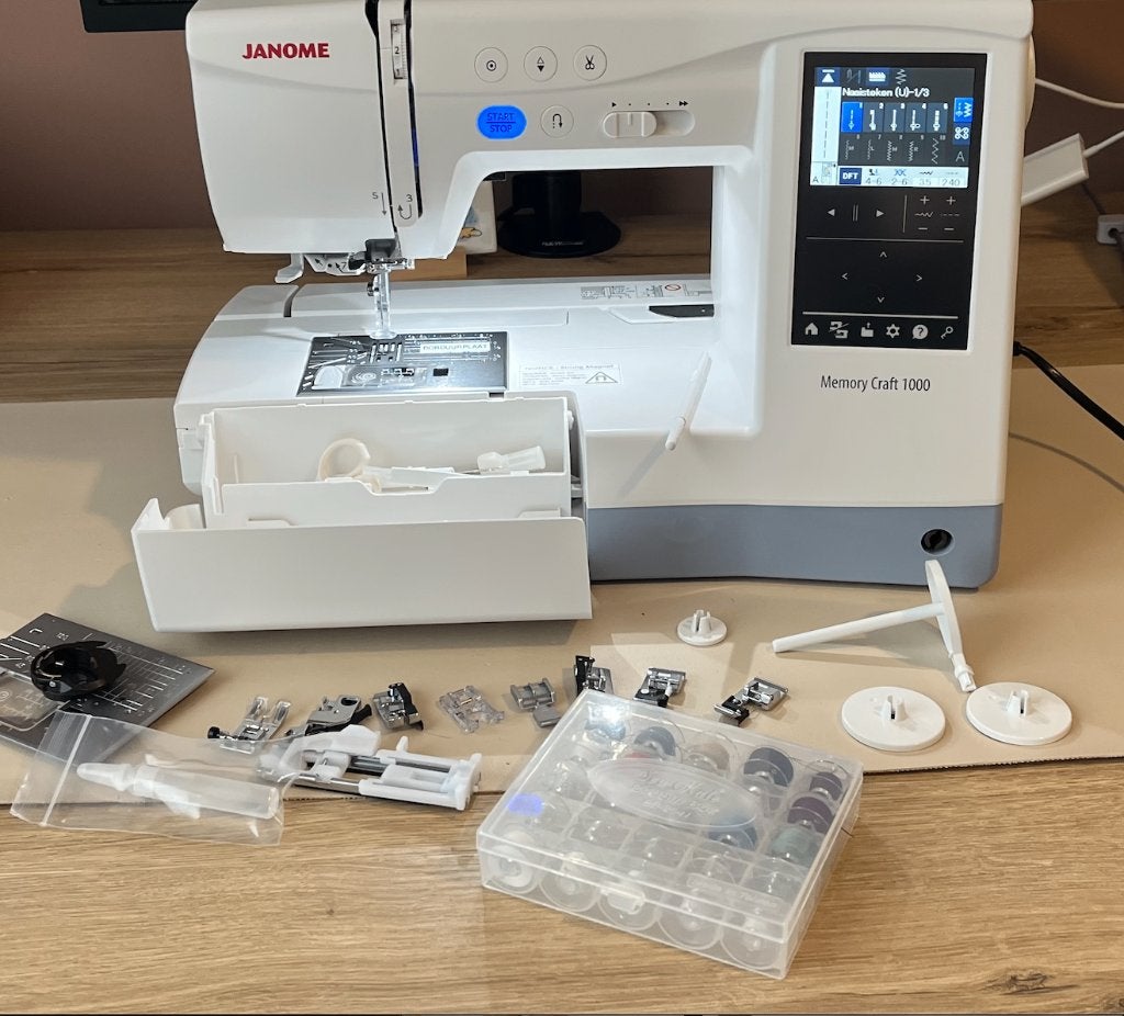 Naai én borduurmachine Janome Memory Craft 1000, Ophalen, Zo goed als nieuw, Machineborduren, Borduurmachine