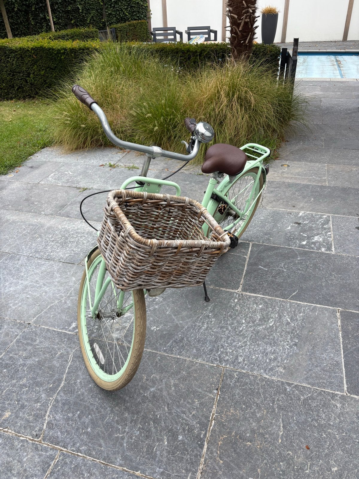 Mintgroene meisjesfiets 24inch met mandje, Fietsen en Brommers, Fietsen | Dames | Damesfietsen, Terugtraprem, 50 tot 53 cm, Ophalen
