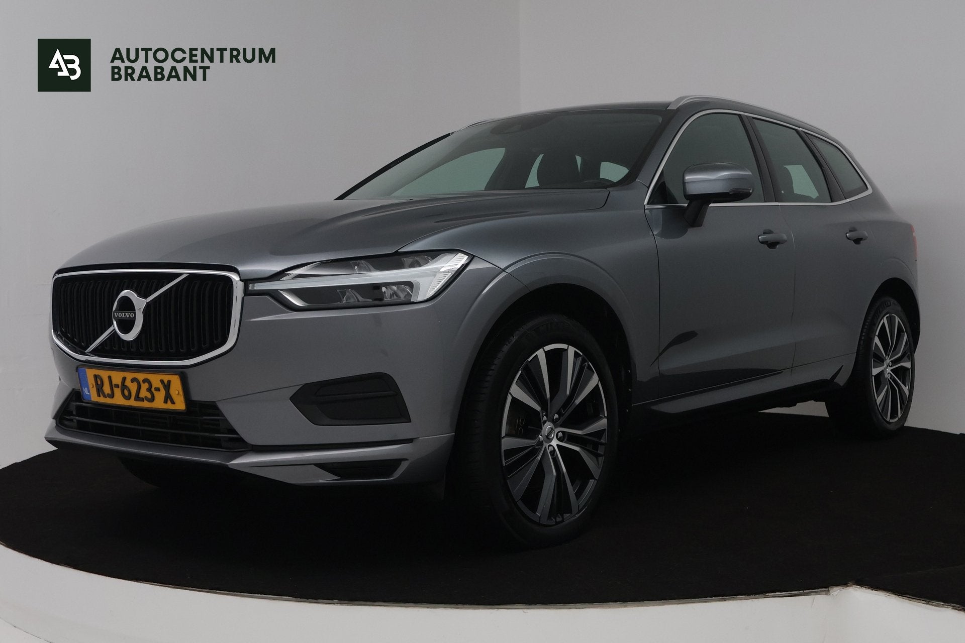 Volvo XC60 2.0 T5 AWD Momentum (TREKHAAK, STOELVERWARMING, E, Auto's, Volvo, Automaat, Stof, Gebruikt, 4 cilinders