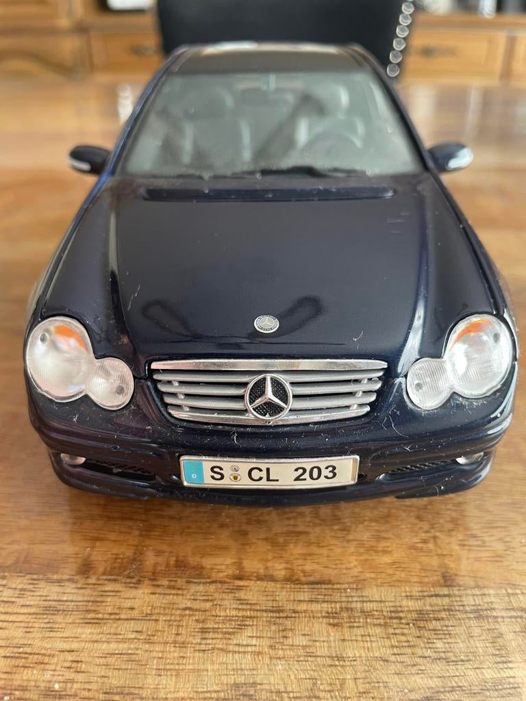 Mercedes  c klasse sportcoupe.      1.18, Hobby en Vrije tijd, Modelauto's | 1:18, Ophalen of Verzenden, Zo goed als nieuw