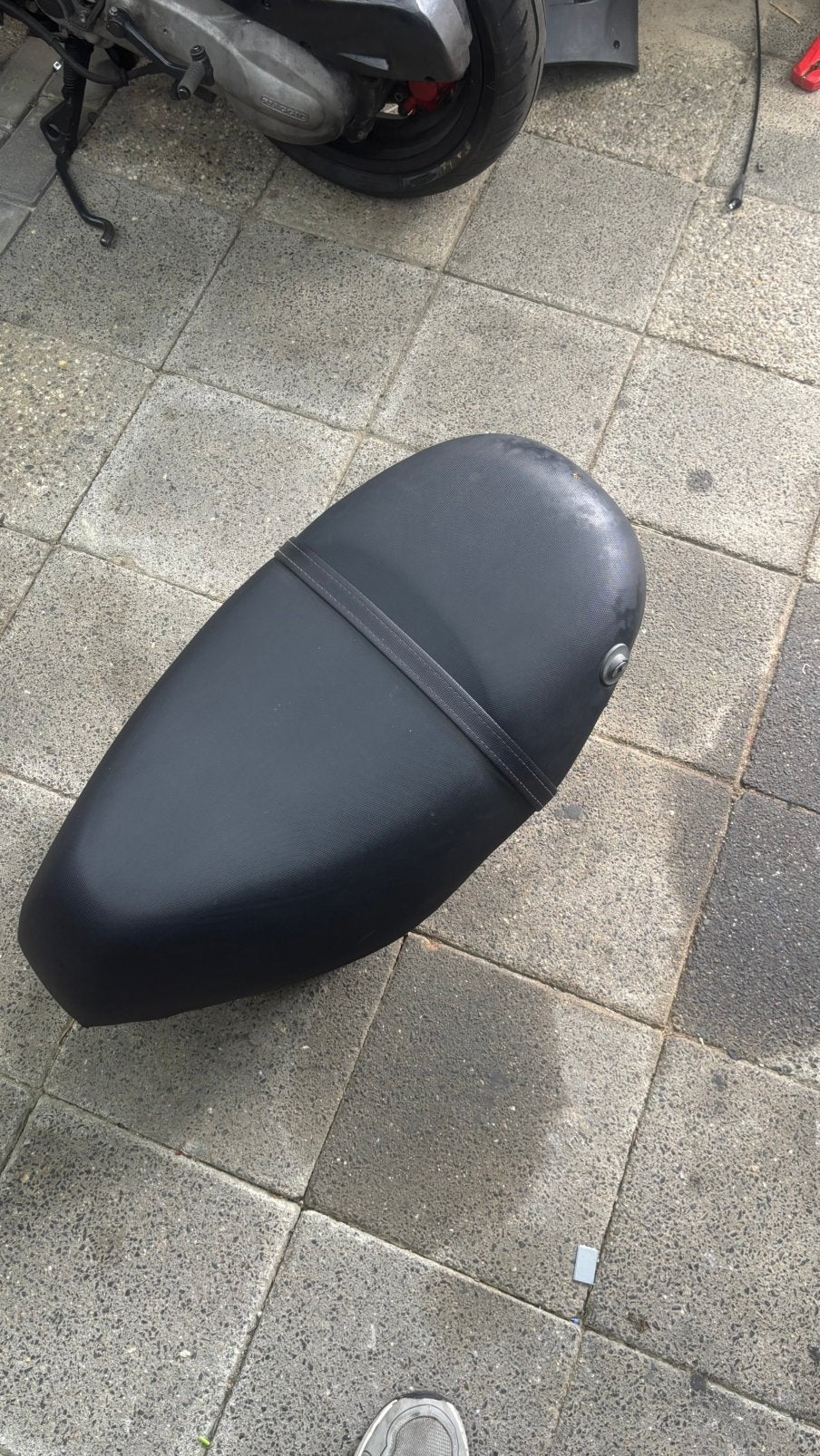 Zip zadel met buddy (uitgezaagd), Ophalen, Zo goed als nieuw, Zadel, Piaggio