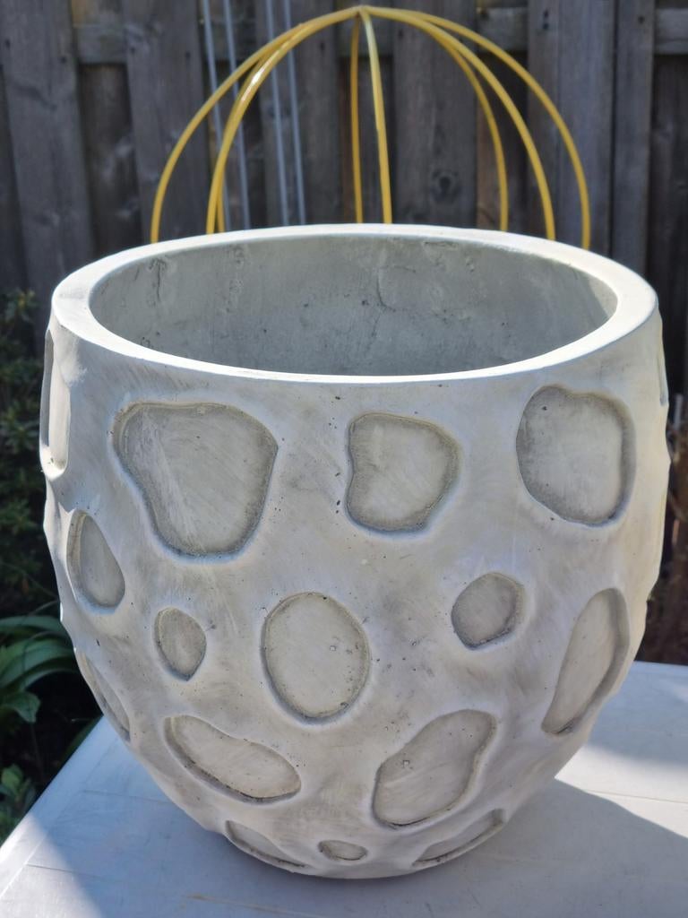 Grote bloempot 30 cm            
of hoog model 28 cm diam., Steen, Rond, Zo goed als nieuw, Balkon