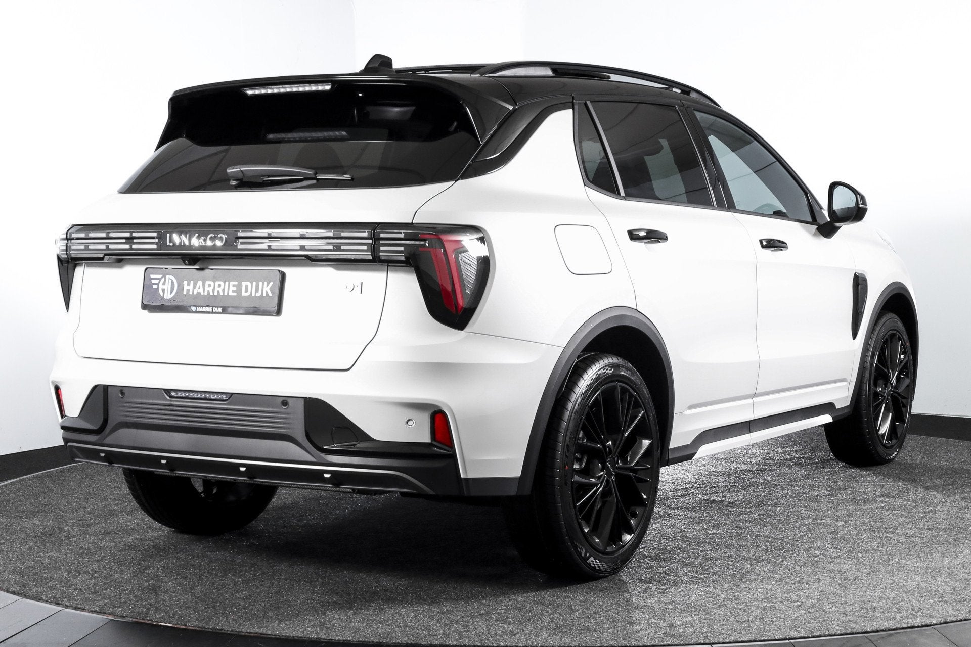 Lynk & Co 01 1.5 PHEV 276 PK More | S/K-panodak | Dig. Cockp, Auto's, 12 maanden, Euro 6, 4 cilinders, Wit
