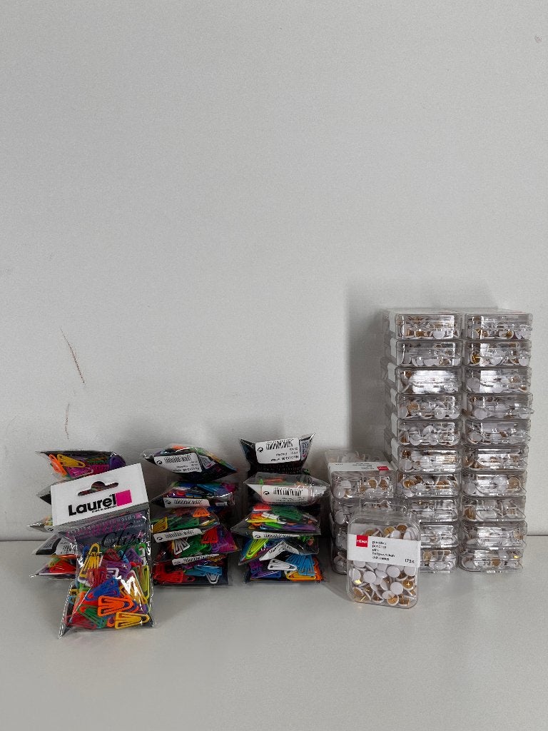 Partij Kantoorartikelen – 1600 paperclips & 4375 Punaises, Ophalen of Verzenden, Nieuw