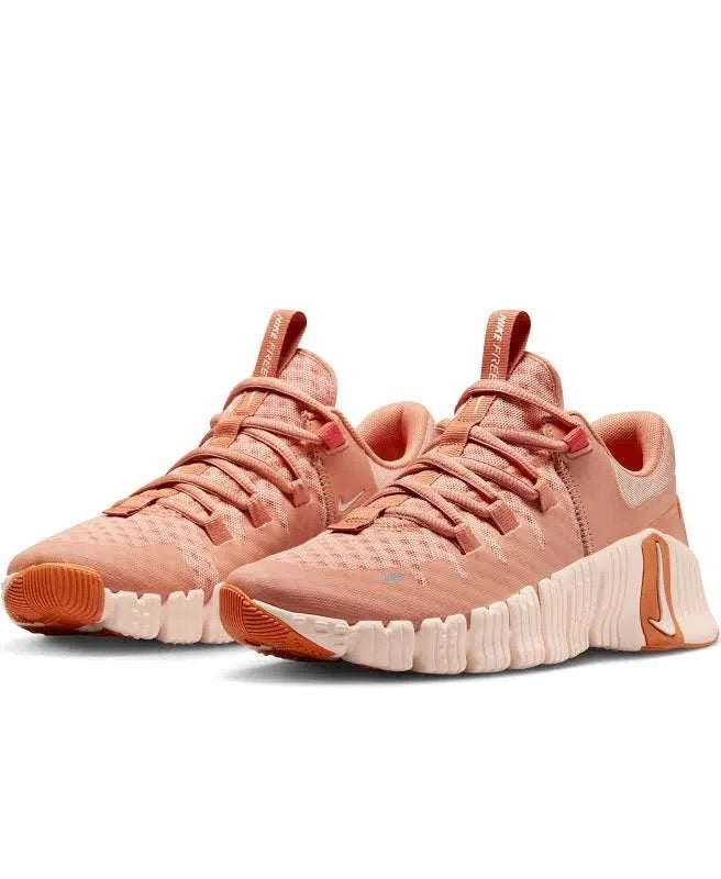 Nieuwe Nike Free Metcon 5 maat 39, Kleding | Dames, Schoenen, Overige kleuren, Nieuw, Ophalen of Verzenden, Sneakers of Gympen