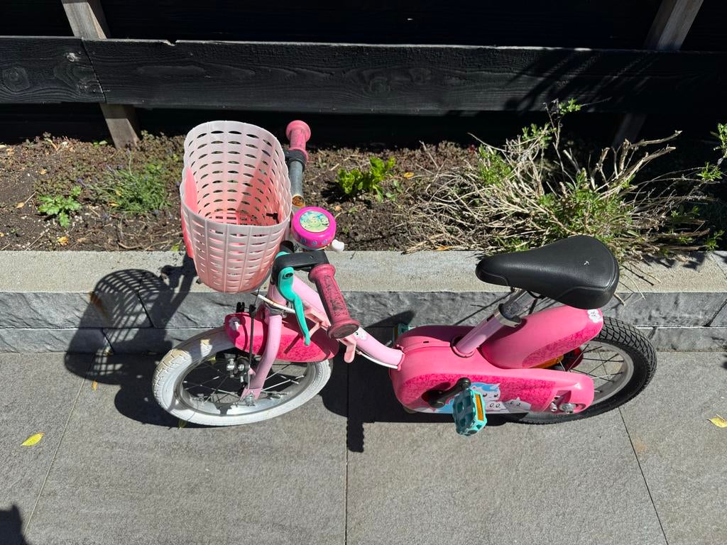 Roze kinderfiets met mandje - Gebruikt, Ophalen, Gebruikt, Velgrem, Minder dan 16 inch