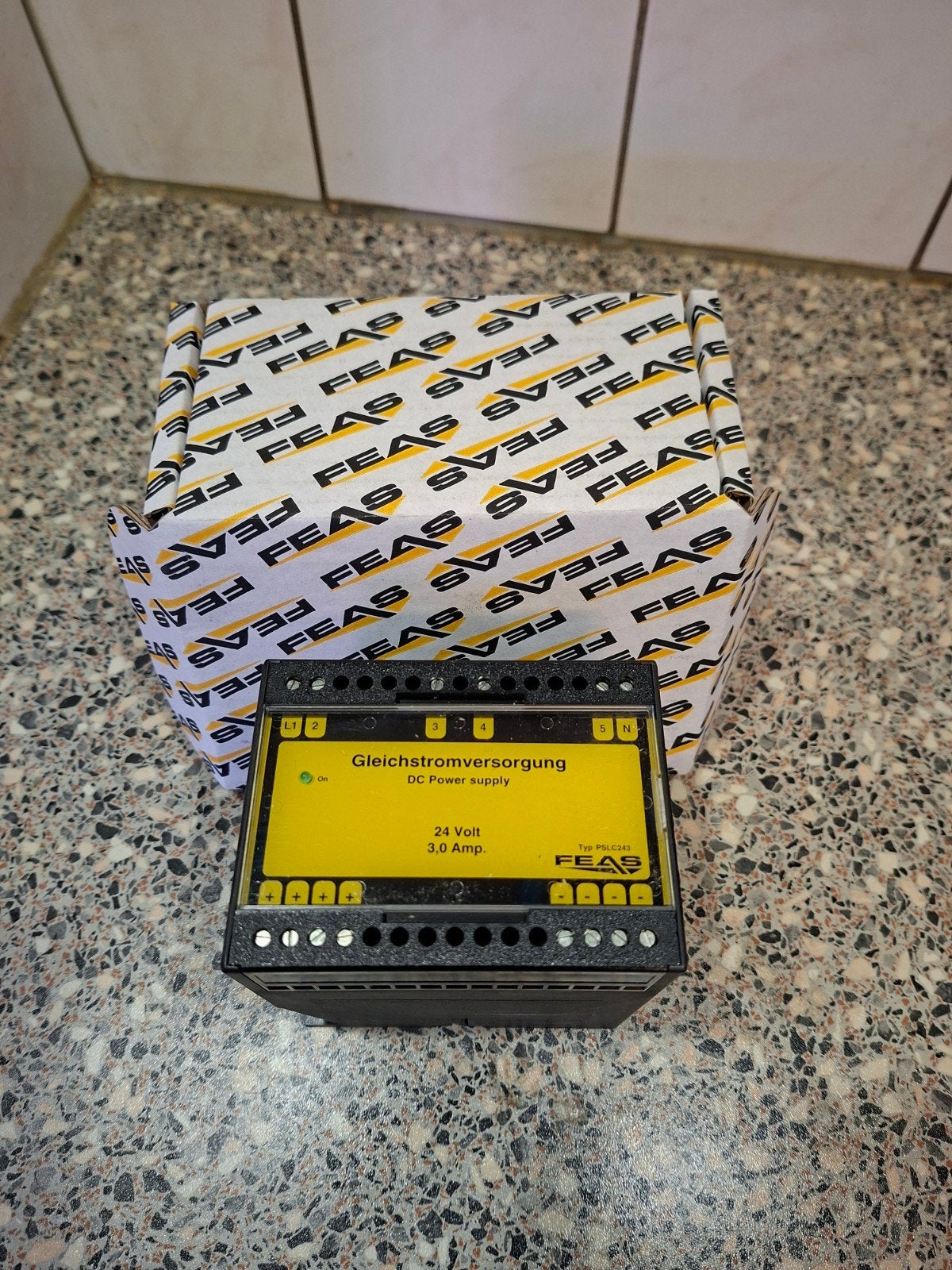 Feas pslc243  (Nieuw) 24 volt 3 ampère voeding rail montage, Ophalen of Verzenden