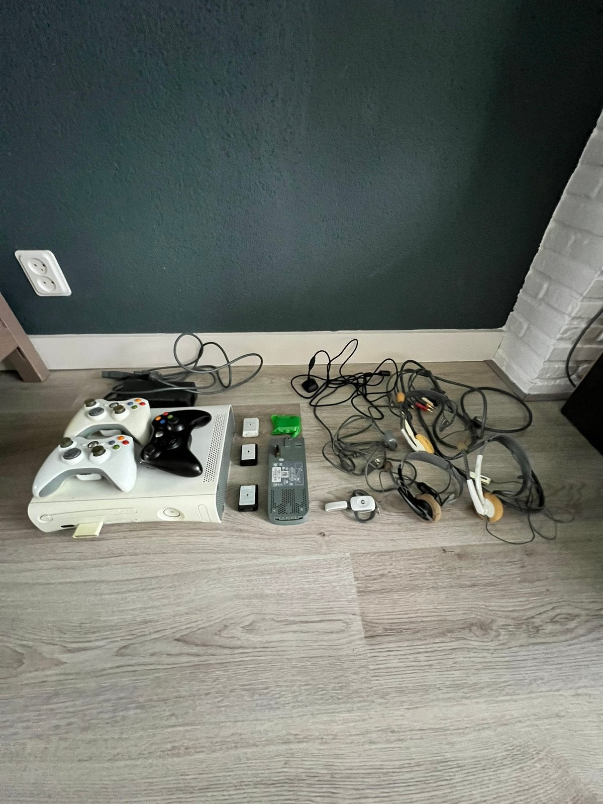 Xbox 360 + 50 games (compleet pakket), Ophalen of Verzenden, Zo goed als nieuw, 250 GB, Met 1 controller