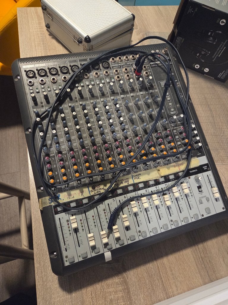 Dj set/Speakers etc vandaag ophalen voor mooie prijs, Zo goed als nieuw, 120 watt of meer, Front, Rear of Stereo speakers, Ophalen