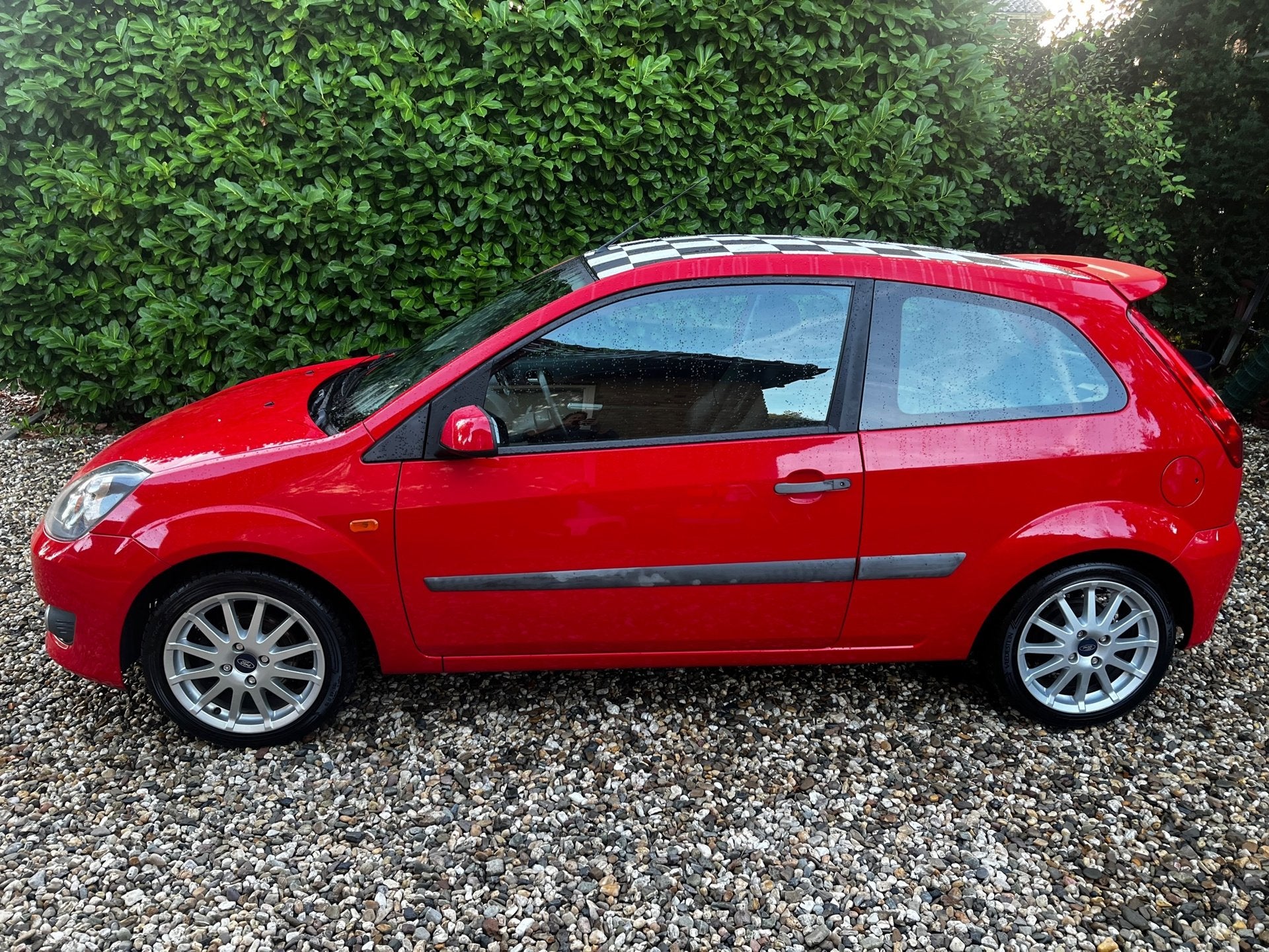 Ford Fiesta 1.6-16 RALLY EDITION RIJKAAR/APK/HISTORY/BEURT/N, Voorwielaandrijving, 1596 cc, Zwart, 4 cilinders