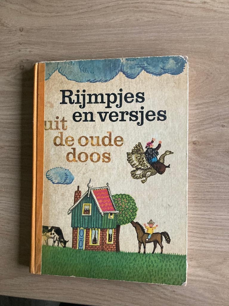Boek Rijmpjes en versjes uit de oude doos, Ophalen of Verzenden, Gelezen, Fictie algemeen