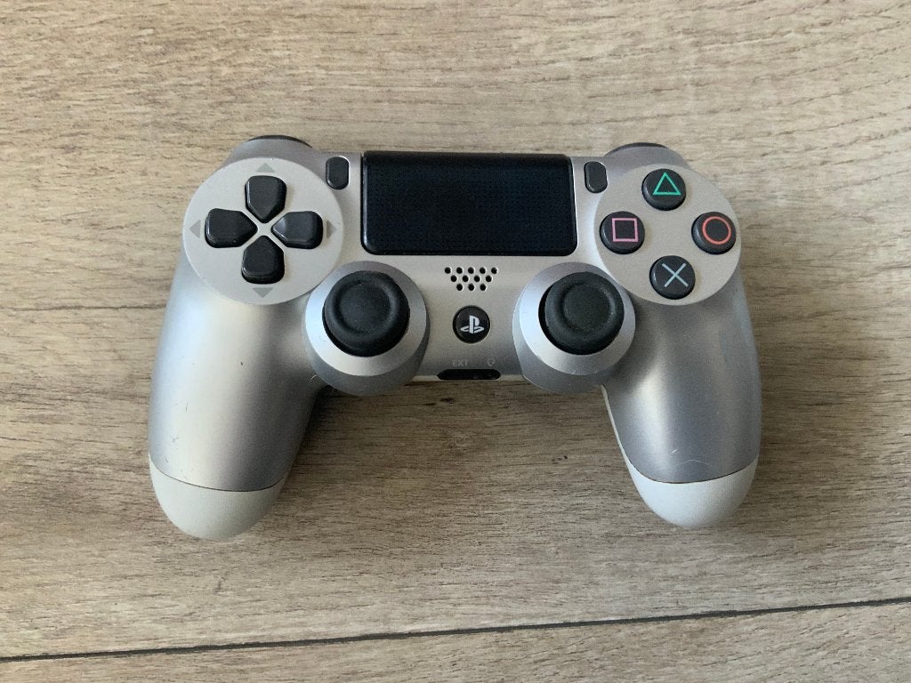 Playstation 4 - Dual Shock Controller PS4 Zilver, Avontuur en Actie, 1 speler, Ophalen of Verzenden, Zo goed als nieuw