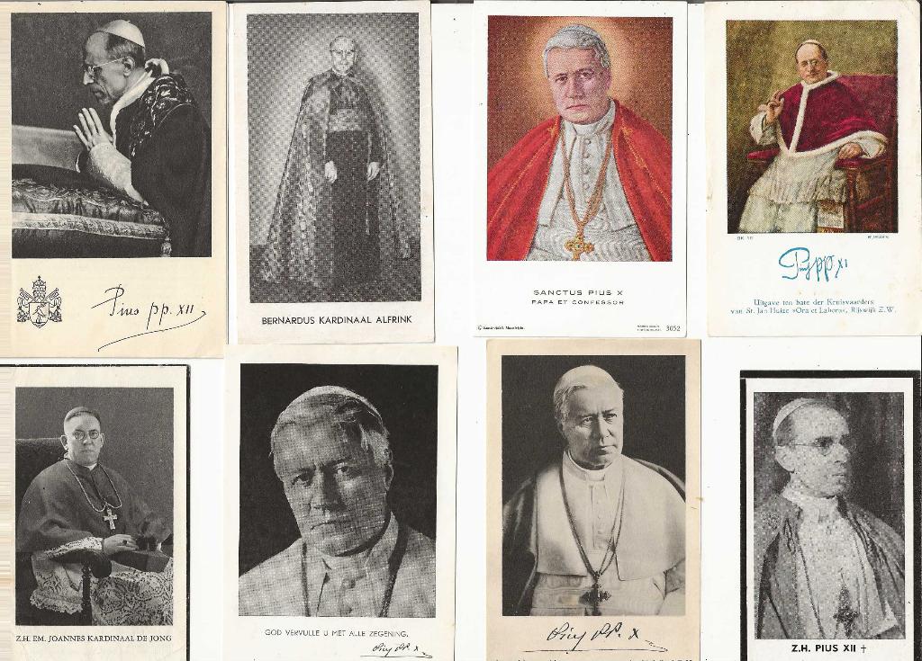 22 oude Prentjes van een Paus of Kardinaal, Ophalen of Verzenden, Bidprentje