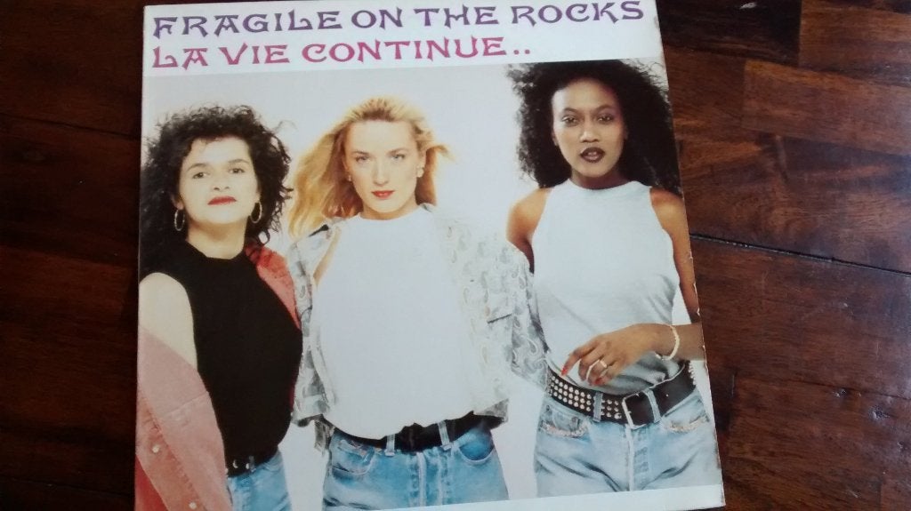 Maxi single - Fragile on the rocks - La vie continue .., Ophalen of Verzenden, Zo goed als nieuw, R&B en Soul