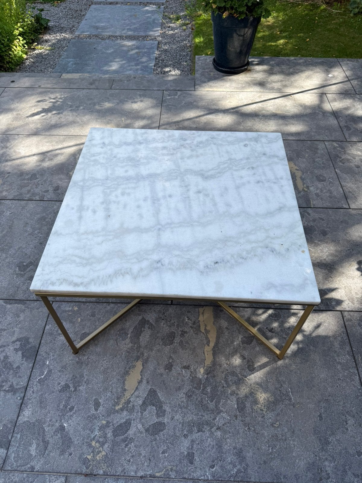 Salontafel marmer blad, goudkleurig ijzeren frame, Huis en Inrichting, Tafels | Salontafels, Ophalen, 50 tot 100 cm, Overige materialen