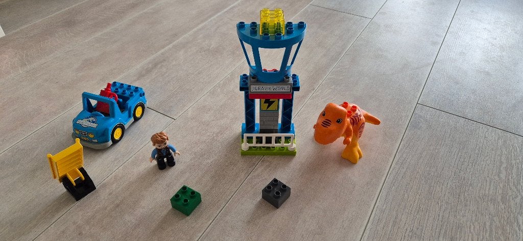 DUPLO Jurassic World T-Rex Toren - 10880, Inclusief minifiguren, Gebruikt, Ophalen of Verzenden, Duplo