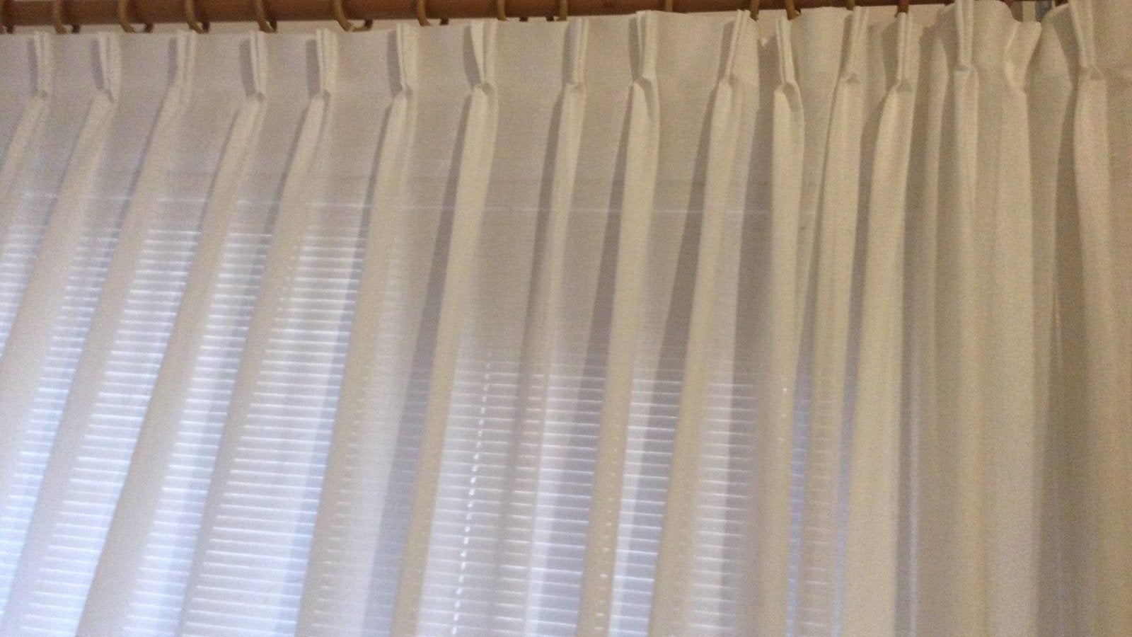 Roomkleurige polyester inbetween zgan, Ophalen, Zo goed als nieuw, Inbetween gordijn, Polyester