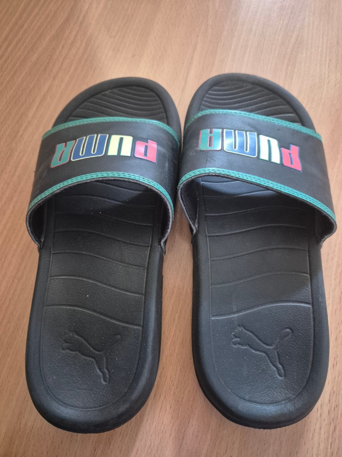 Puma slippers met kleurrijk logo - Maat 38, Slippers, Puma, Zwart, Ophalen of Verzenden