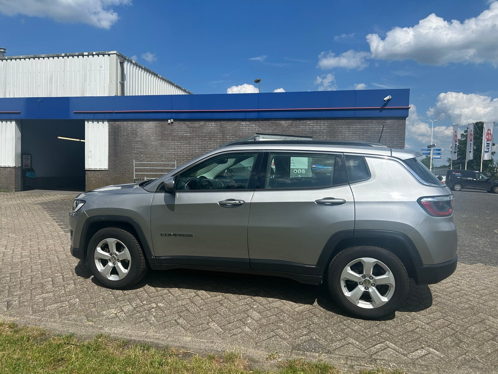 Jeep Compass 1.4 Multiair 140pk 2019 Grijs, Auto's, Voorwielaandrijving, 450 kg, 4 cilinders, 75 €/maand
