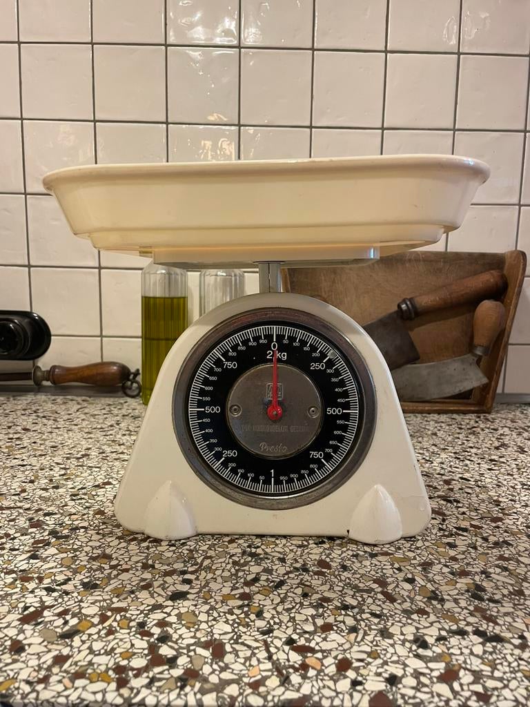 Vintage weegschaal retro, Witgoed en Apparatuur, Weegschalen, Keukenweegschaal, Ophalen of Verzenden, Gebruikt, Minder dan 10 kg
