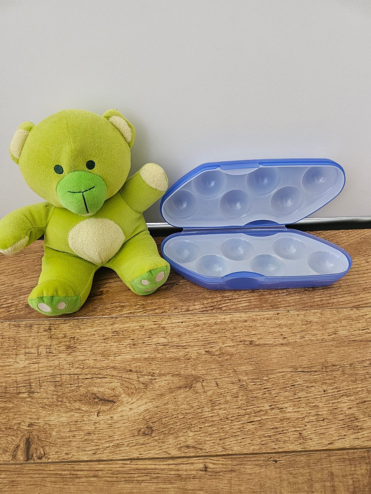 Tupperware blauwe eierdoos 6 eieren, Huis en Inrichting, Keuken | Tupperware, Bewaardoos, Blauw, Ophalen of Verzenden, Zo goed als nieuw