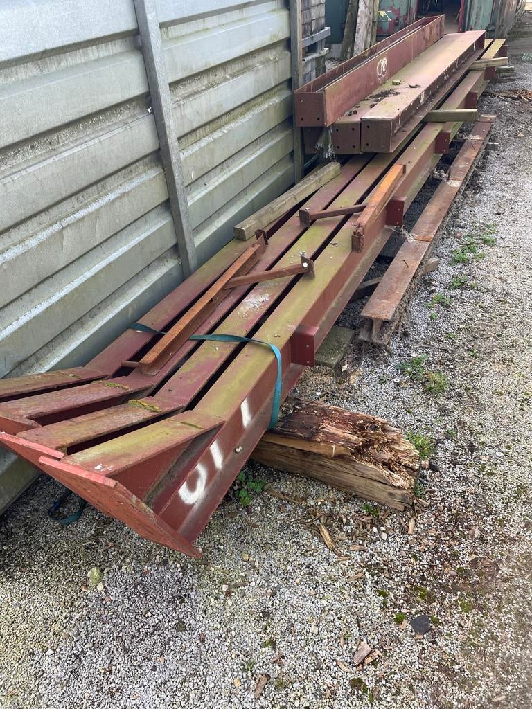 2 stuks stalen spanten - 15m breed, 6m nok, 3.8m goot, Doe-het-zelf en Verbouw, Metalen, Ophalen, Gebruikt