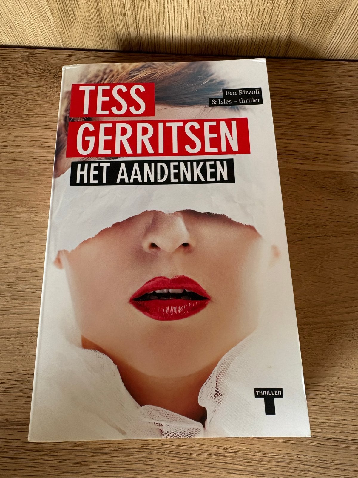 Tess Gerritsen - Het Aandenken (Rizzoli & Isles thriller), Ophalen of Verzenden, Gelezen, Nederland