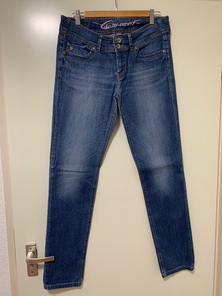 Dames spijkerbroek van Edc by Esprit maat 31/32, Blauw, Ophalen of Verzenden, Zo goed als nieuw, W30 - W32 (confectie 38/40)