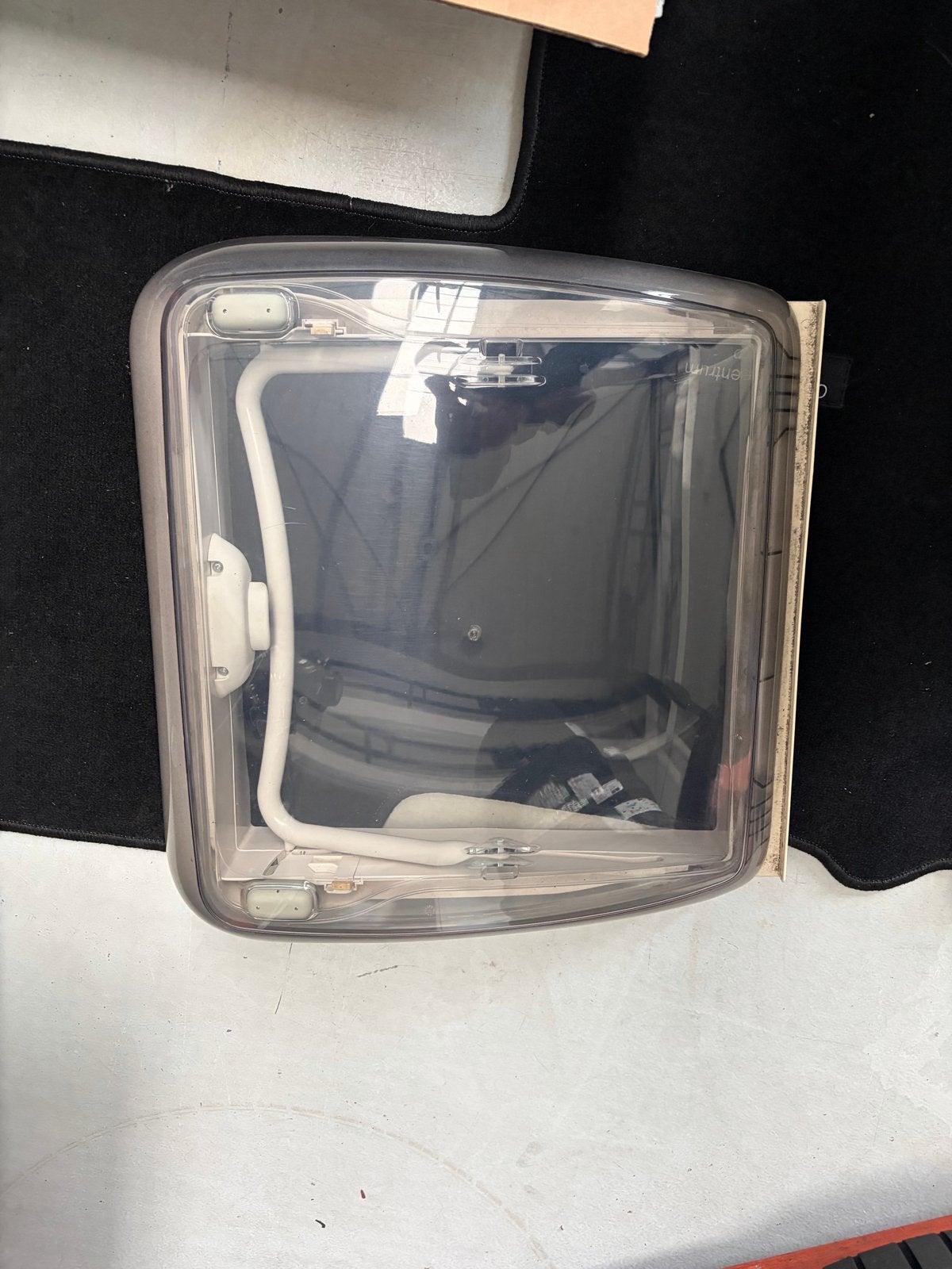 Dometic dakluik 40x40 cm, Ophalen, Gebruikt