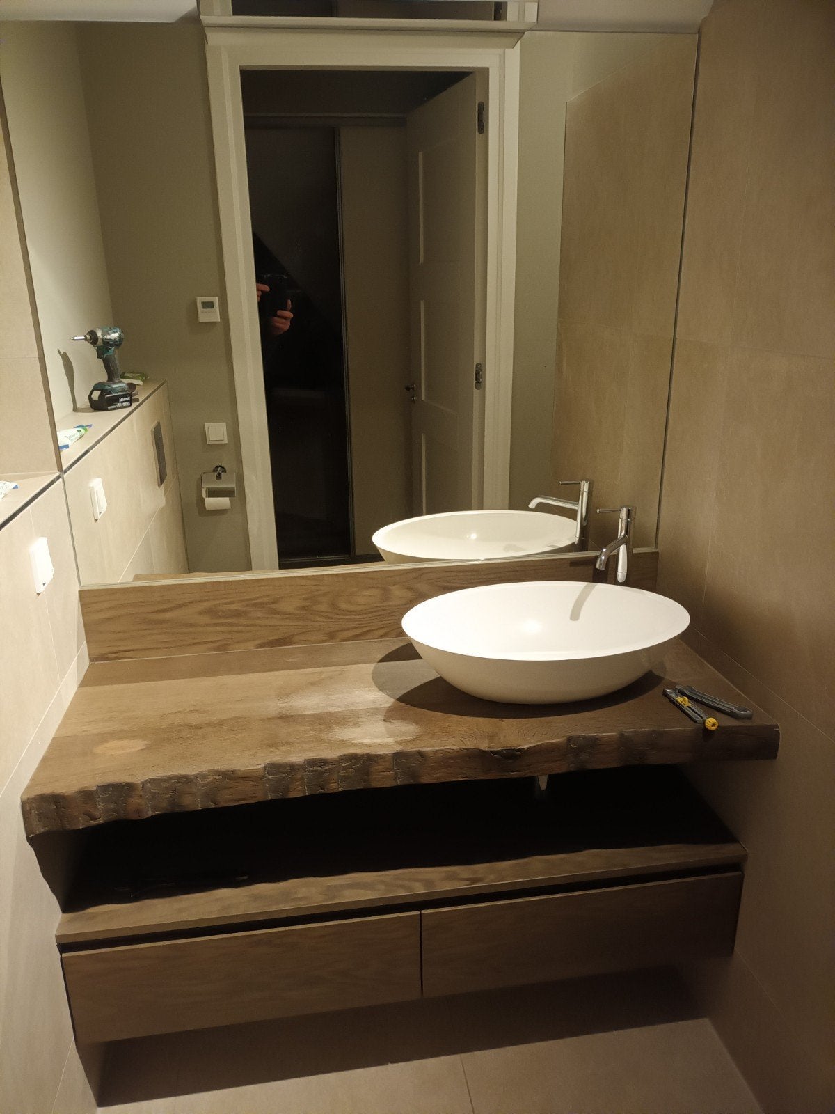 Massief eiken plank blad met kom en kraan, Ophalen, 25 tot 50 cm, Wastafelkast, Minder dan 100 cm