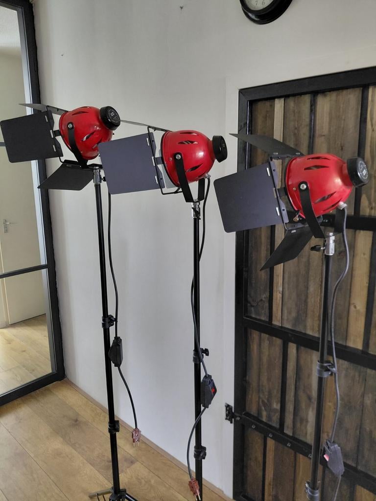 3 red head studiolampen fotografie lampen totaal 80 euro, Ophalen of Verzenden, Lamp of Flitsset