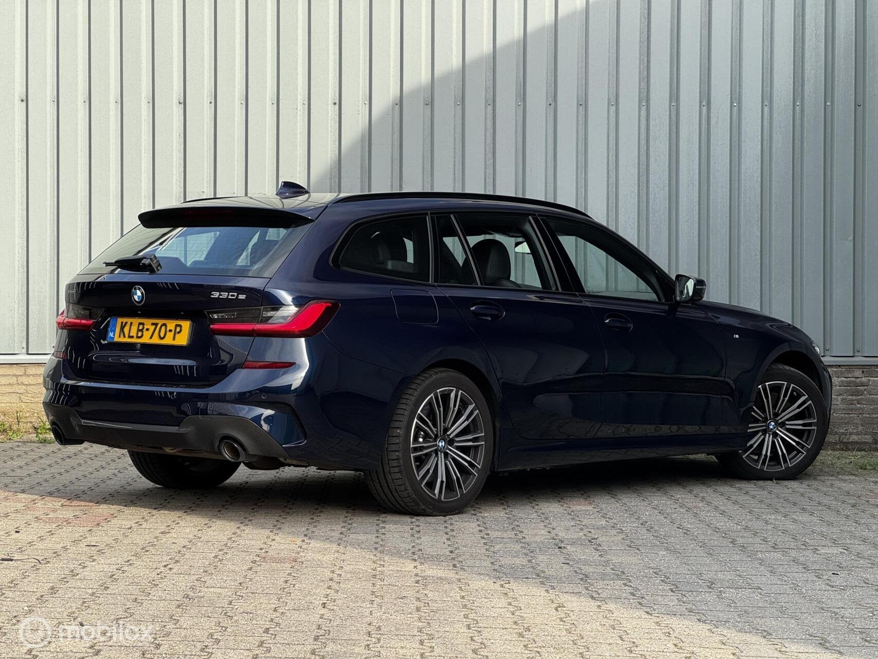 BMW 3-Serie Touring 330e xDrive | M | Shadow Line |Alcantara, Auto's, 4 cilinders, 1865 kg, Blauw, Adaptive Cruise Control