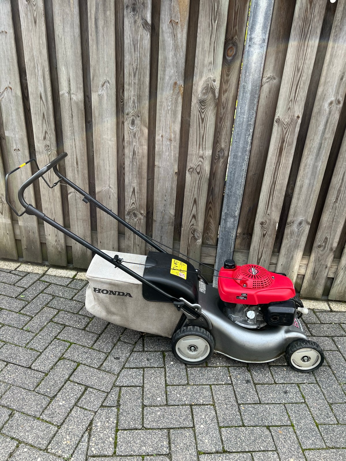 Honda Izy Benzine Grasmaaier met Opvangzak, Ophalen, Cirkelmaaier, Gebruikt, 40 t/m 49 cm