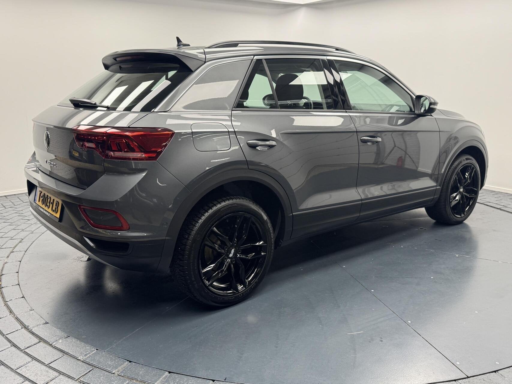 Volkswagen T-Roc 1.0 TSi Style Trekhaak-Navigatie-Adapt.Cr.c, Stof, Gebruikt, Met garantie (alle), Bedrijf